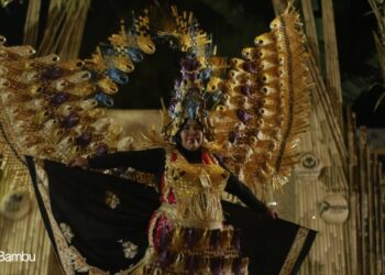 Desainer Kostum Bambu Dari Papring